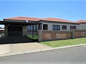 3 Bed Apartment in Northfield
