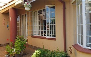2 Bedroom Townhouse in Glen Marais