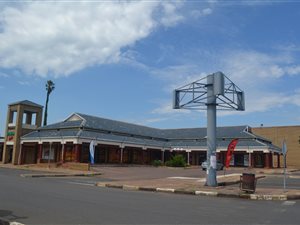 1080 m² Commercial space in Middelburg