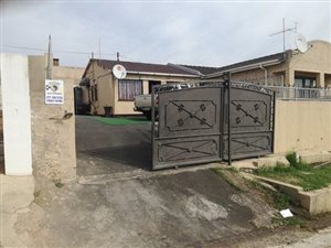 2 Bed House in Trenance Manor