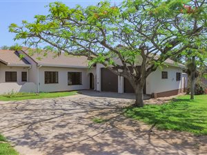 4 Bed House in Meerensee