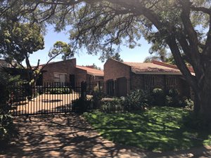 4 Bed House in Zwartkop