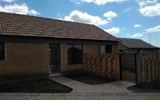 2 Bedroom Townhouse in Hillside