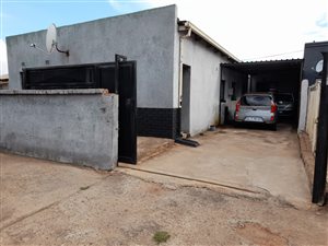 3 Bed House in Naledi