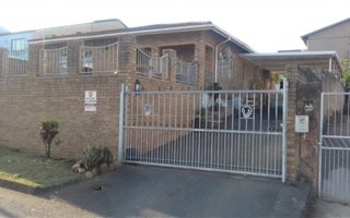 3 Bedroom House in Whetstone