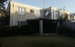 2 Bedroom House in Silver Lakes Golf Estate