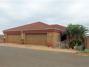 3 Bed Townhouse in Panorama Park