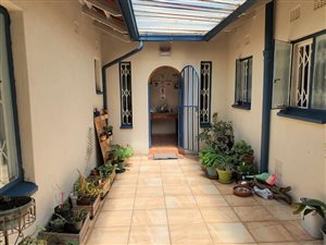 4 Bed House in Brackendowns