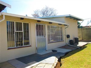 3 Bed House in Rensburg