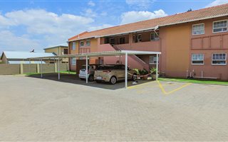 2 Bedroom Townhouse in Verwoerdpark
