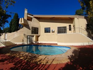 4 Bed House in Waterkloof Ridge