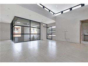 5 Bed House in Houghton Estate