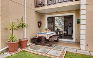 2 Bedroom House in Sonstraal Heights