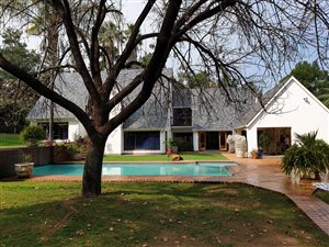 6 Bed House in Chartwell