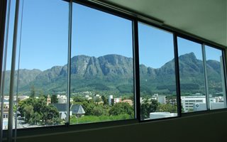 Bachelor apartment in Claremont Upper