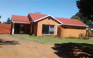 3 Bedroom House in Meyerton Park