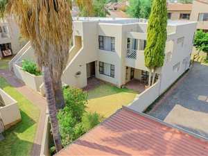2 Bed Apartment in Sunninghill
