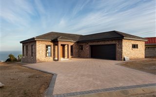 3 Bedroom House in Dana Bay