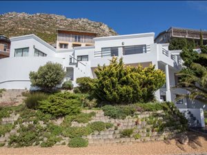 4 Bed House in Mountainside