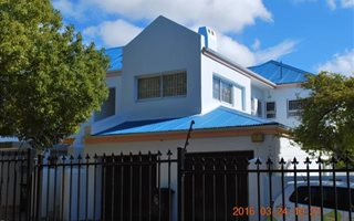 3 Bedroom Apartment in Kenilworth Upper