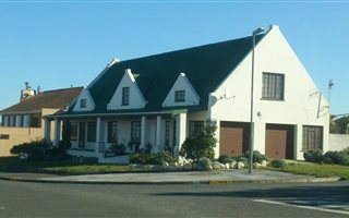 4 Bedroom House in Gansbaai and surrounds