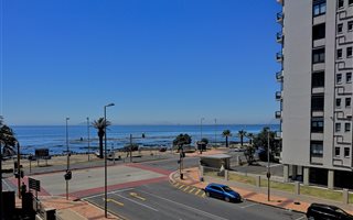 2 Bedroom Apartment in Mouille Point