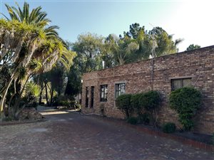500 m² Commercial space in Blue Hills