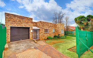 3 Bedroom House in Grobler Park