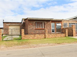 2 Bed House in Bloemendal