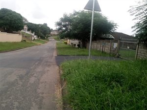803 m² Land available in Umkumbaan