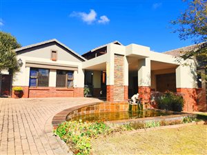 3 Bed House in Pebble Rock