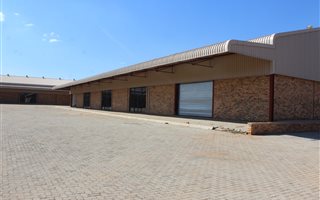 1000 m² Commercial space in Melodie