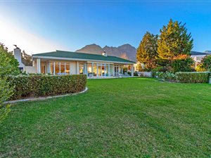 3 Bed House in Erinvale Estate