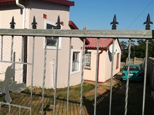 4 Bed House in Grove End