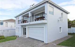 3 Bedroom Townhouse in Paradise