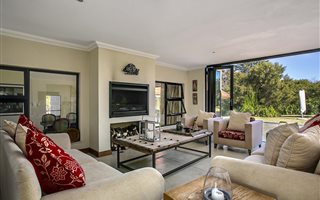 4 Bedroom House in Randjesfontein