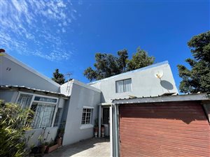 5 Bed House in Hazendal