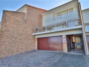 3 Bed Townhouse in Beacon Bay