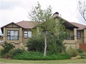 2 Bed Apartment in Ebotse Estate