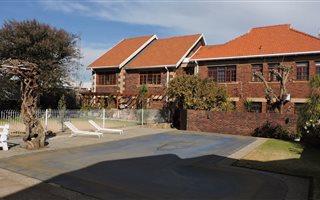2 Bedroom Townhouse in Westdene