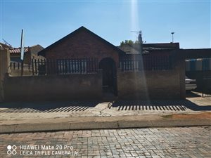 3 Bed House in Mofolo Central