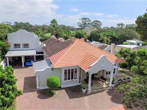 10 Bed House in Mill Park