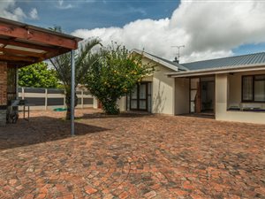 9 Bed House in George South