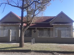 6 Bed House in Queenstown Central