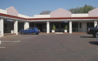 92 m² Office Space in Sundowner