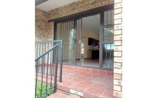 2 Bedroom Townhouse in Ruimsig