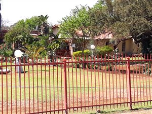 2.2 ha Farm in Onderstepoort