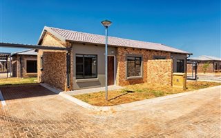 2 Bedroom House in Crystal Park