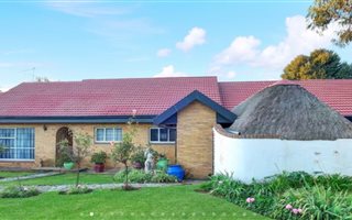 3 Bedroom House in Edelweiss