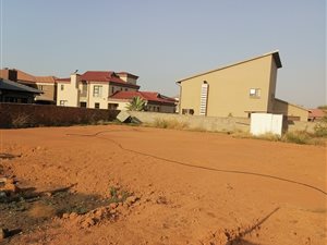 712 m² Land available in Theresa Park